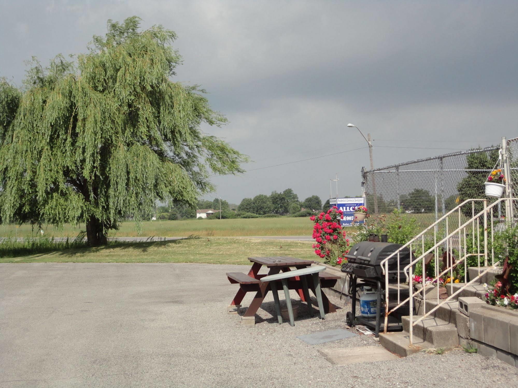 Good Night Inn Port Colborne Bagian luar foto